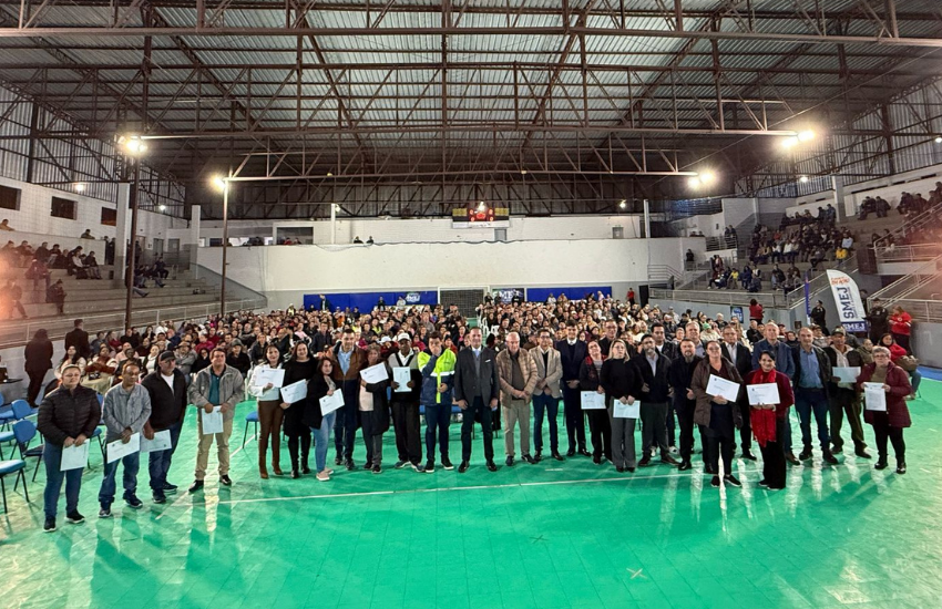 Programa Moradia Legal do TJPR entrega títulos de propriedade em Castro